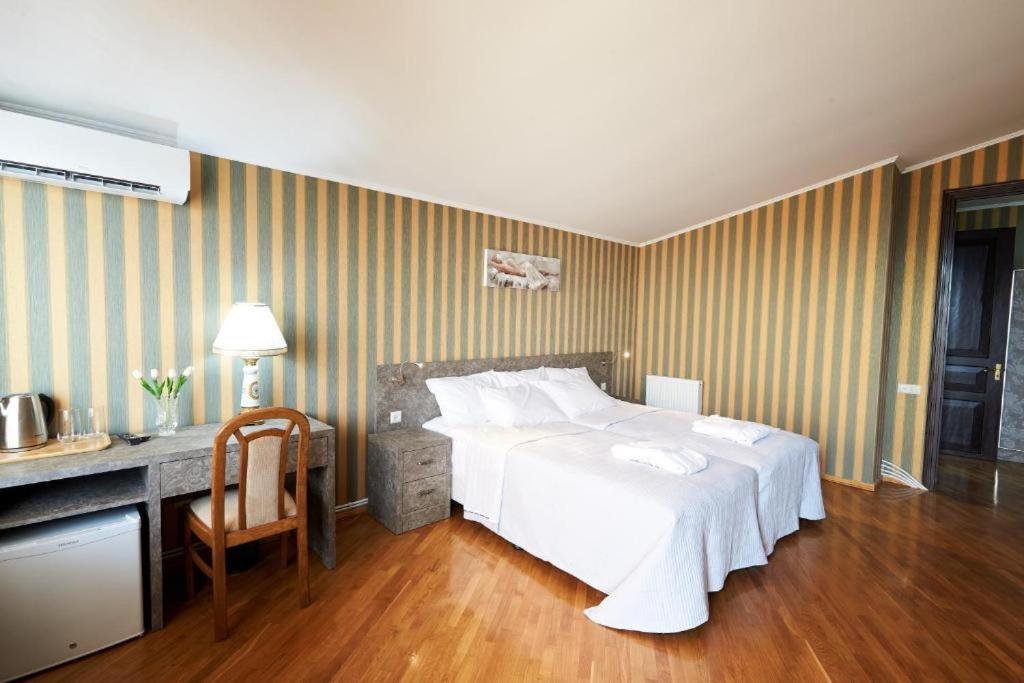 The Hilltop Skyline Hotel 第比利斯 外观 照片